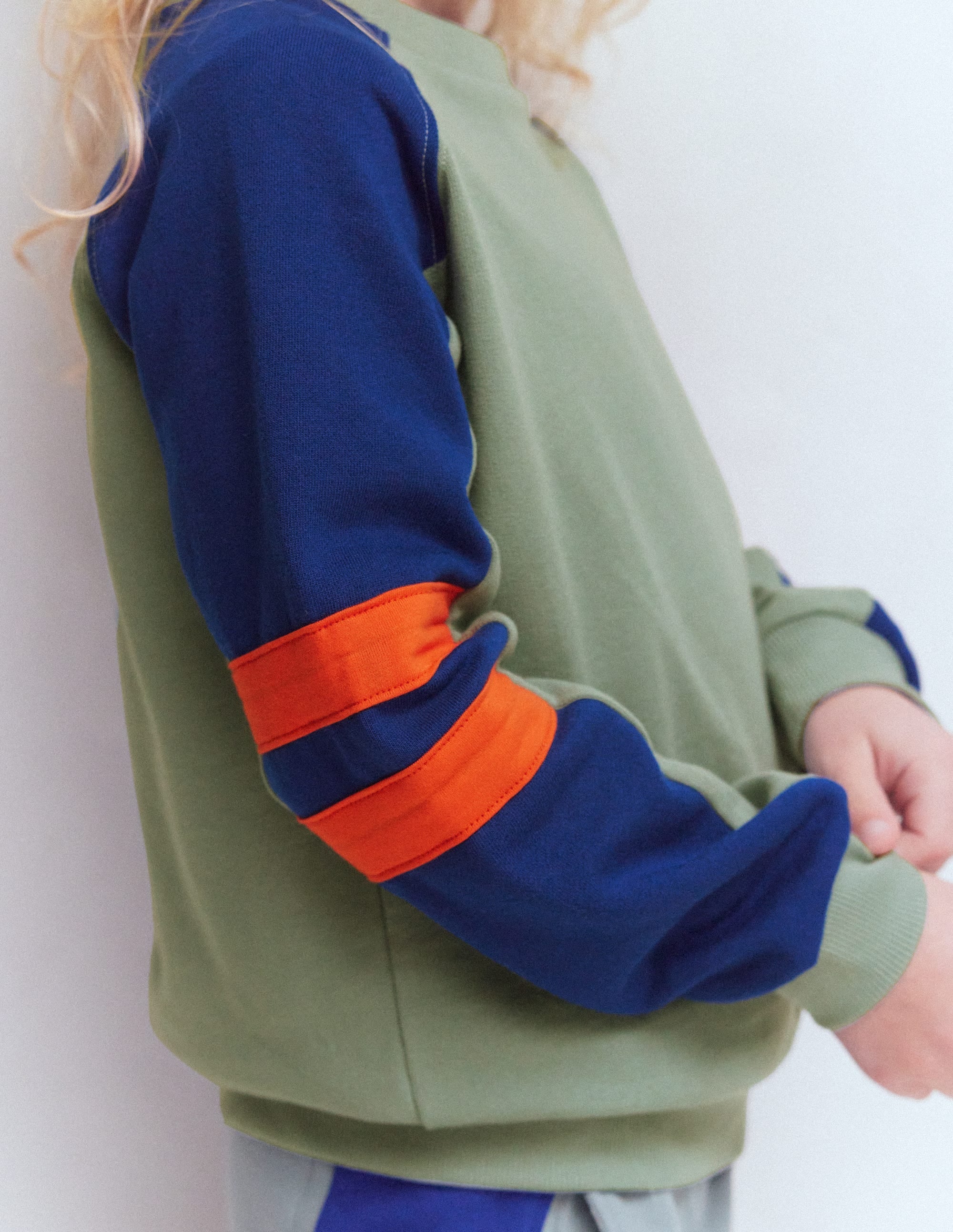 Colourblock Sleeve Sweatshirt-CHINOISE GREEN COLOURBLOCK